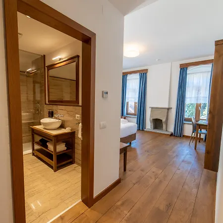 ホテル Villa Permet Përmet