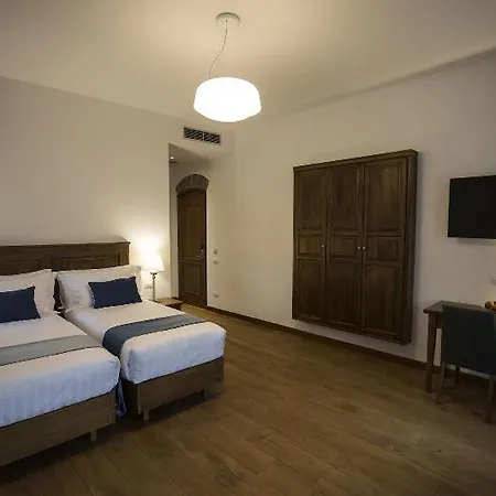 Villa Permet מלון 4*