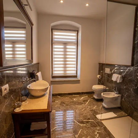Villa Permet מלון 4*