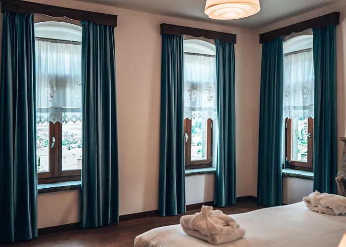 Hotell Villa Permet 4*